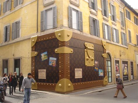 louis vuitton store in rome italy.